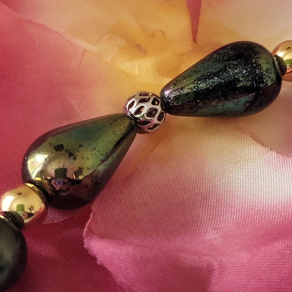 Vintage Iridescent Duochrome Reflect Stone Bead Necklace - Picture 9 of 17